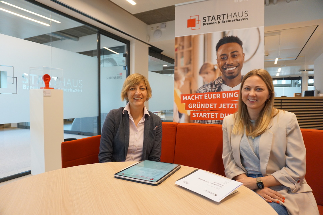 Petra Oetken und Monique Veeser im Starthaus