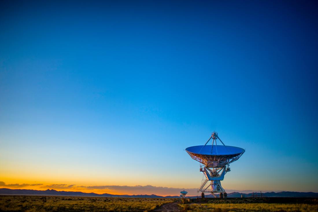 Ein Satellit auf der Erde